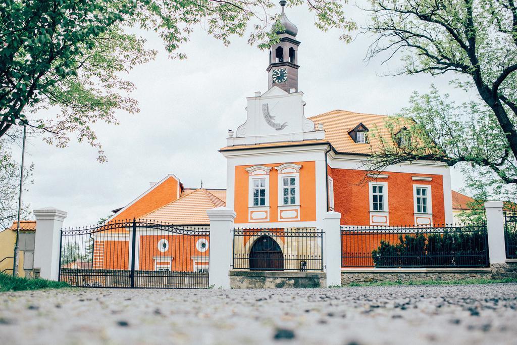 Škvorec Savoia Castleゲストハウス エクステリア 写真